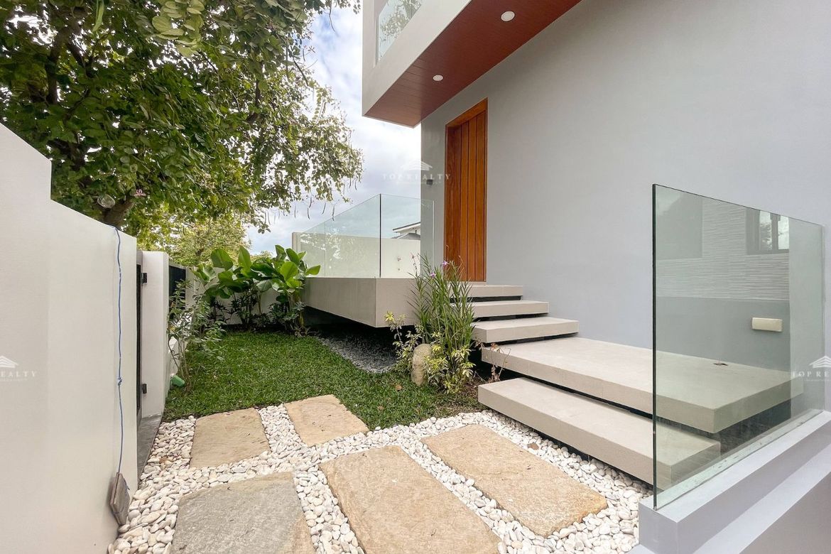 5 Bedroom House for Sale in Alabang West Village, Almanza Dos, Las Piñas, Metro Manila