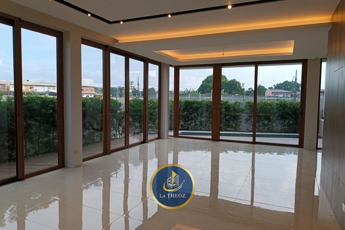 5 Bedroom House for Sale in Alabang West Village, Almanza Dos, Las Piñas, Metro Manila