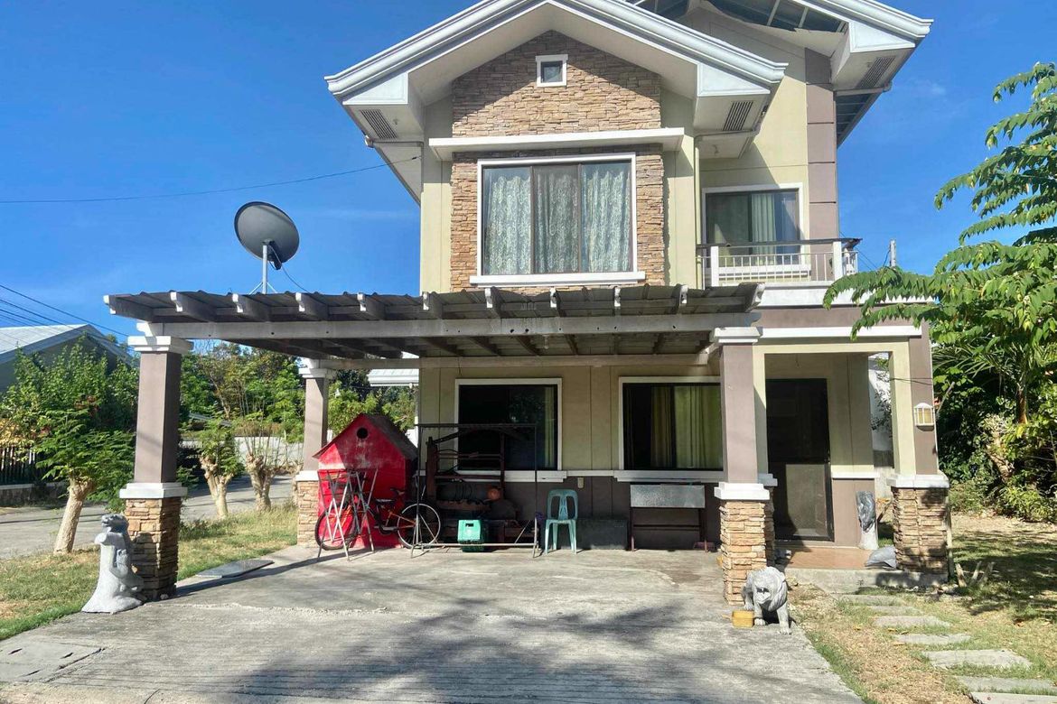 5 Bedroom House for Sale in Alegria, Cordoba, Cebu