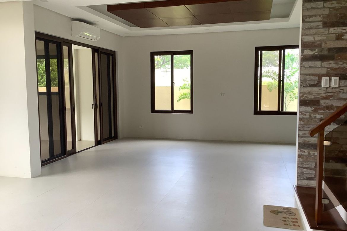 5 Bedroom House for Sale in Almanza Dos, Las Piñas, Metro Manila – photo 7