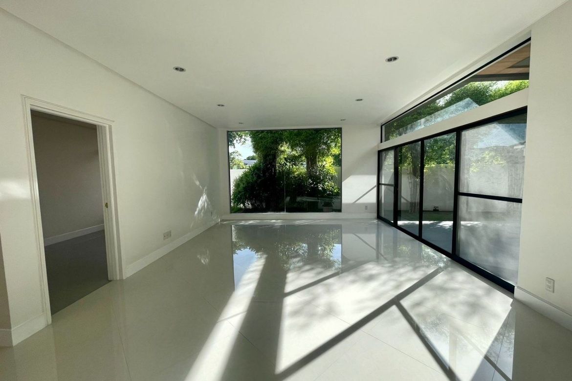 5 Bedroom House for Sale in Almanza Dos, Las Piñas, Metro Manila – photo 3