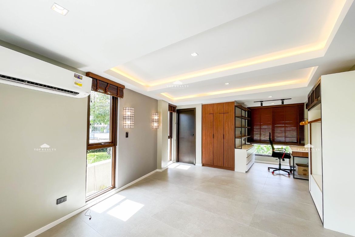 5 Bedroom House for Sale in Almanza Dos, Las Piñas, Metro Manila – photo 6
