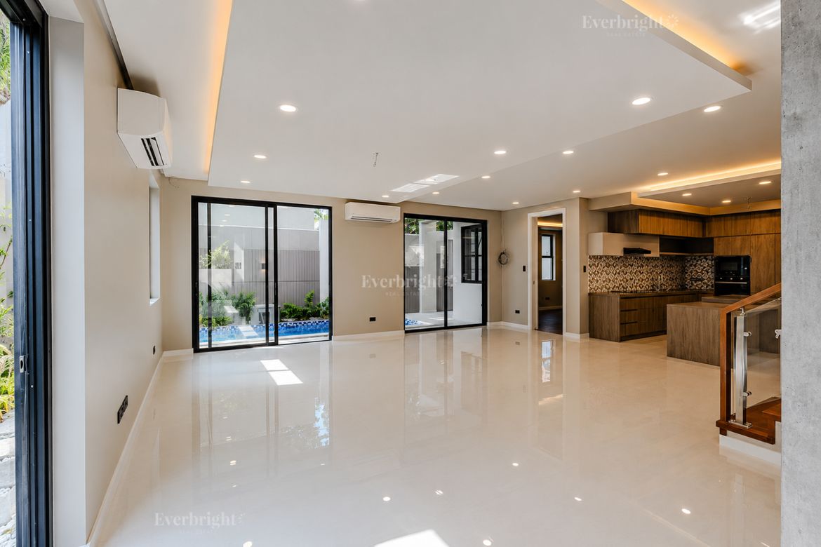 5 Bedroom House for Sale in Almanza Uno, Las Piñas, Metro Manila – photo 8
