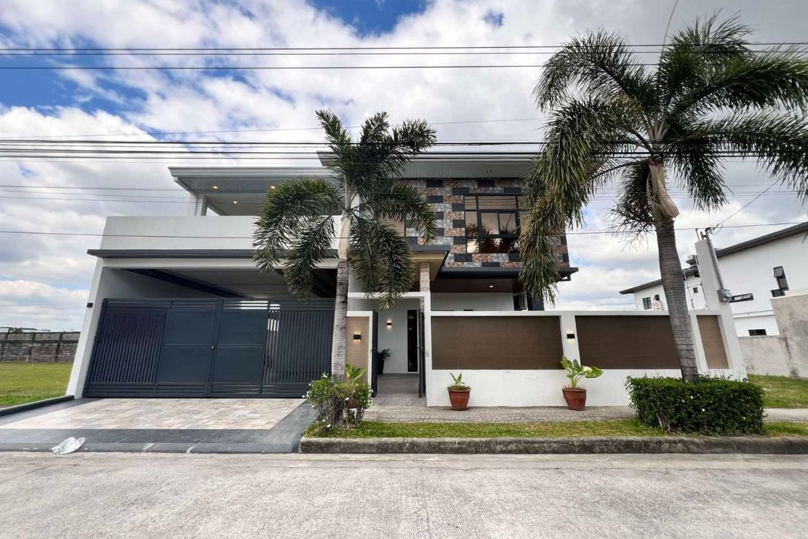 5 Bedroom House for Sale in Amsic, Angeles, Pampanga