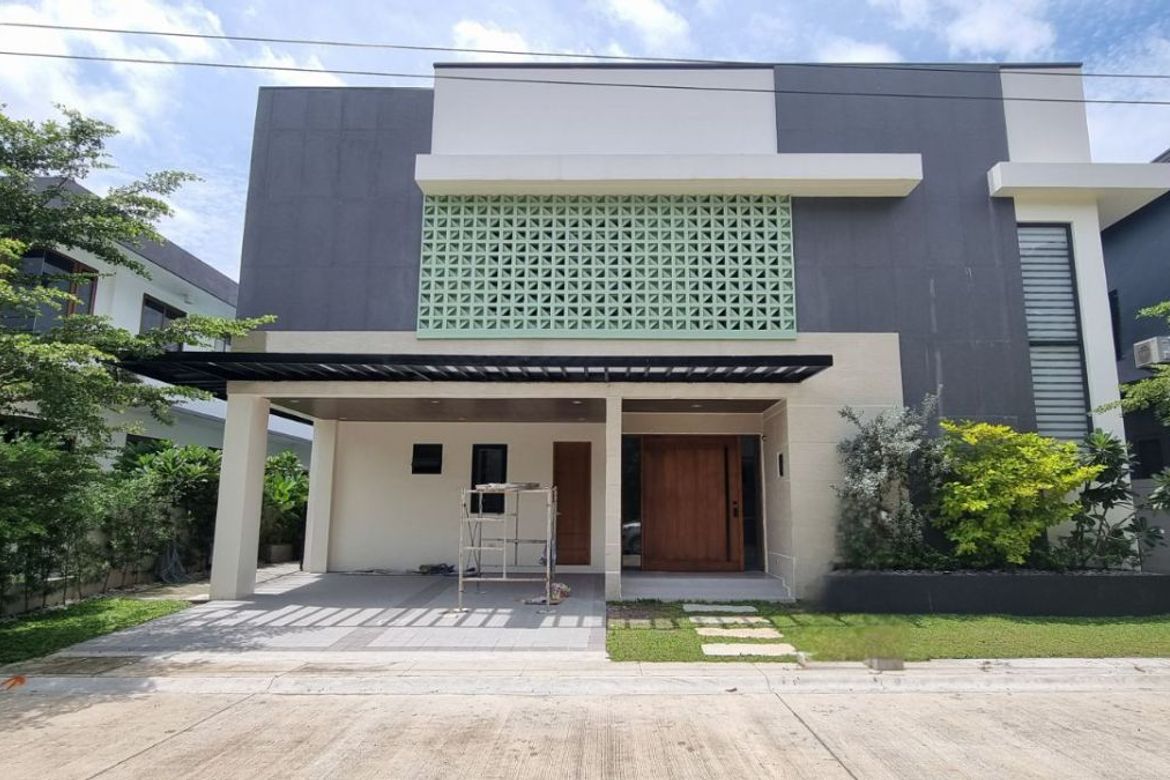 5 Bedroom House for Sale in Amsic, Angeles, Pampanga