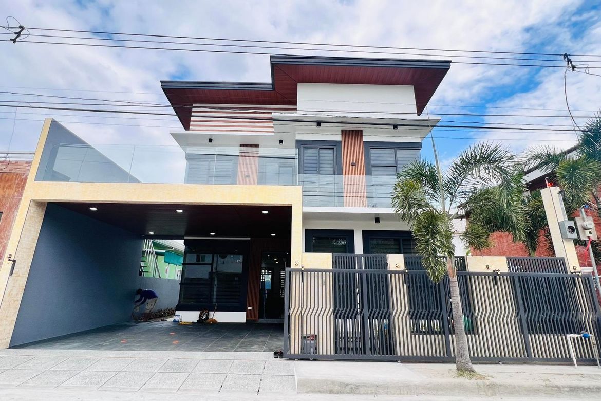 5 Bedroom House for Sale in Amsic, Angeles, Pampanga