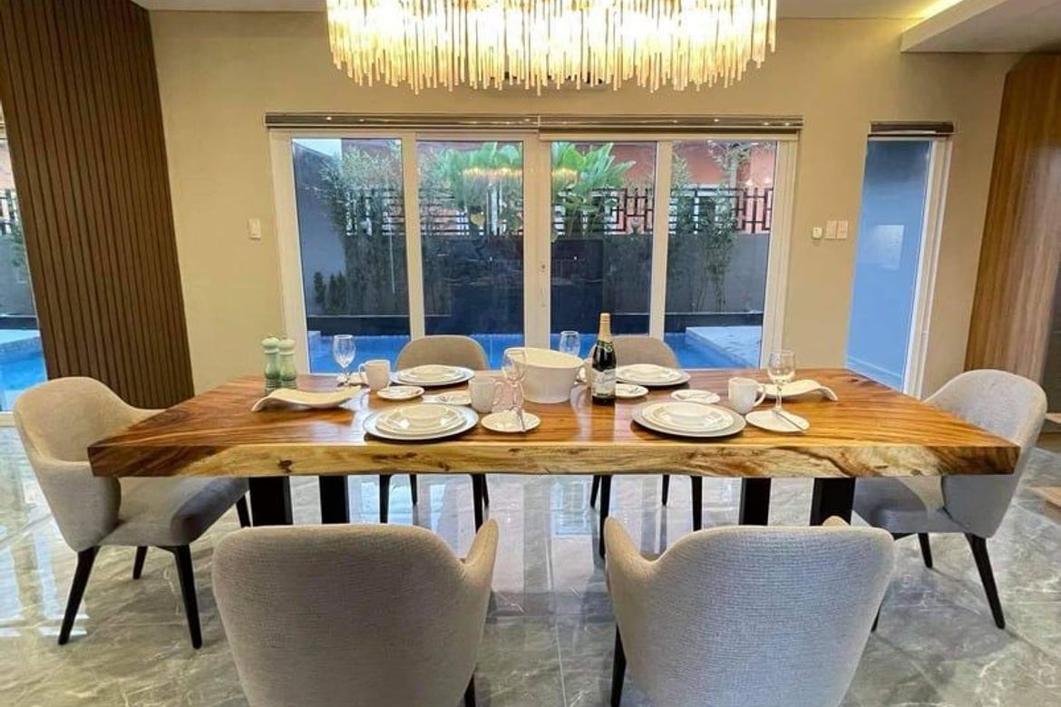 5 Bedroom House for Sale in Amsic, Angeles, Pampanga