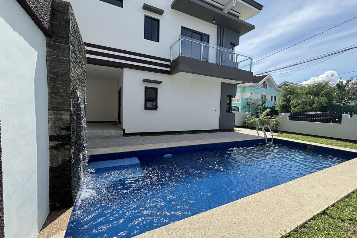 5 Bedroom House for Sale in Anabu I-D, Imus, Cavite – photo 2