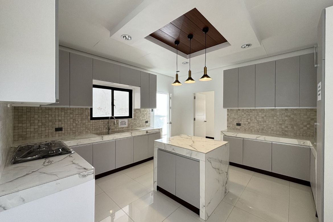 5 Bedroom House for Sale in Anabu I-D, Imus, Cavite – photo 7