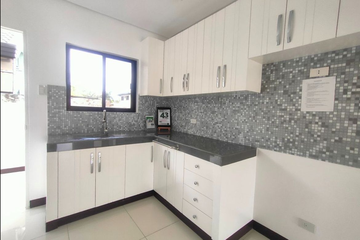 5 Bedroom House for Sale in Anabu II-B, Imus, Cavite – photo 7