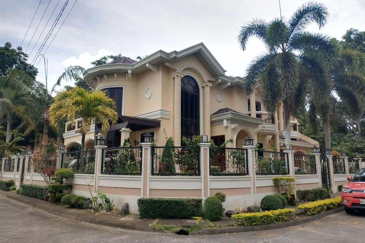 5 Bedroom House for Sale in Antipolo del Norte, Lipa, Batangas