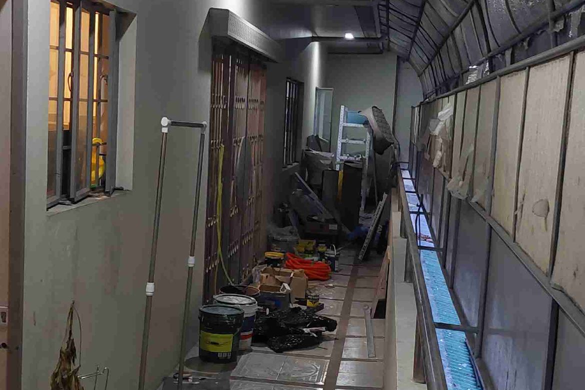 5 Bedroom House for Sale in Apolonio Samson, Quezon City, Metro Manila near LRT-1 Roosevelt – photo 6
