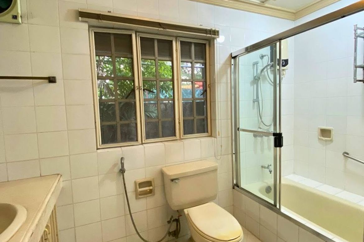 5 Bedroom House for Sale in Ayala Alabang Village, New Alabang Village, Muntinlupa, Metro Manila – photo 2