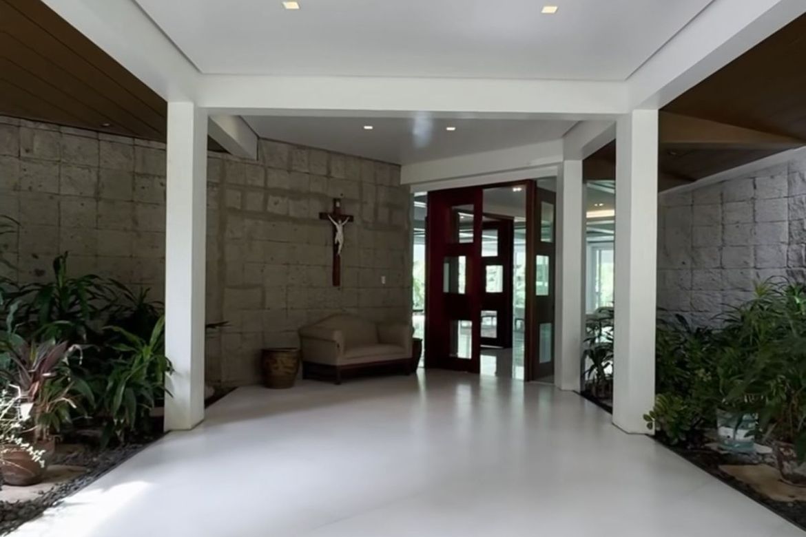5 Bedroom House for Sale in Ayala Alabang Village, New Alabang Village, Muntinlupa, Metro Manila – photo 4