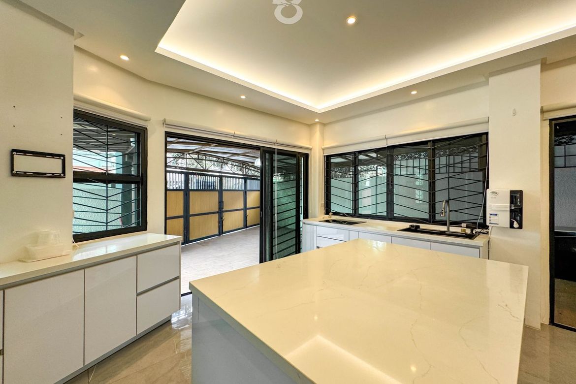 5 Bedroom House for Sale in Bacoor, Cavite – photo 6