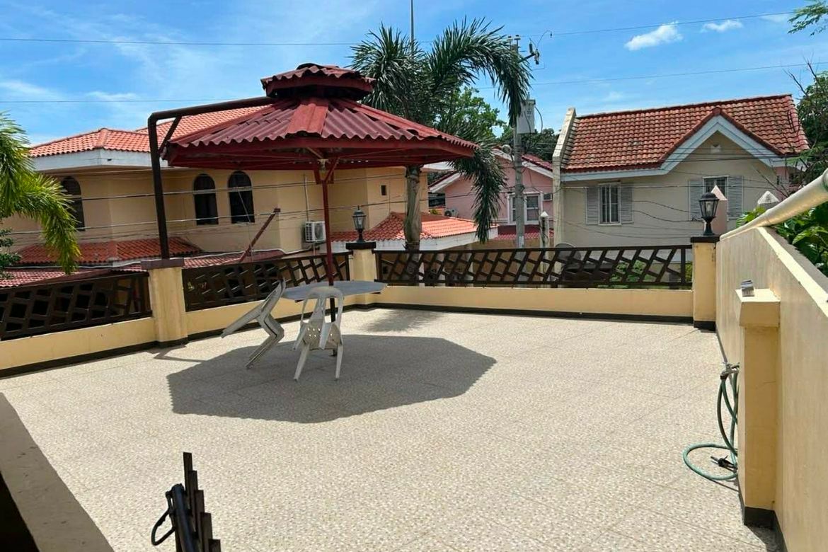 5 Bedroom House for Sale in Bago Aplaya, Davao City, Davao del Sur