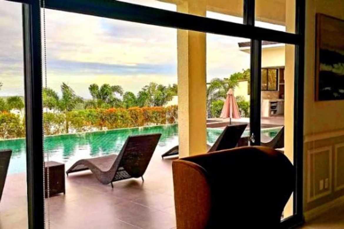 5 Bedroom House for Sale in Balibago, Angeles, Pampanga