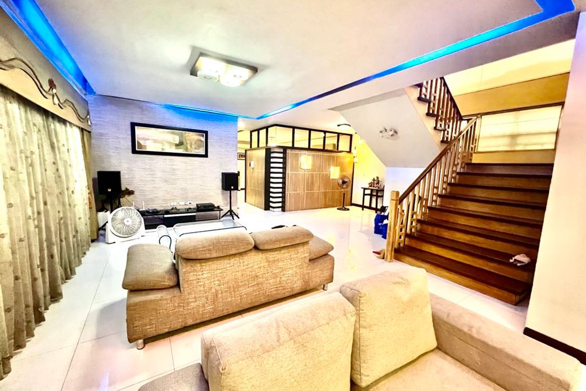 5 Bedroom House for Sale in Bambang, Pasig, Metro Manila