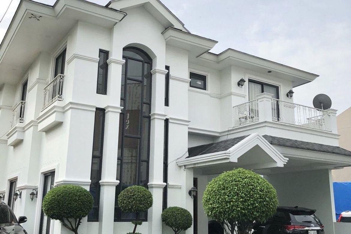 5 Bedroom House for Sale in Bambang, Taguig, Metro Manila