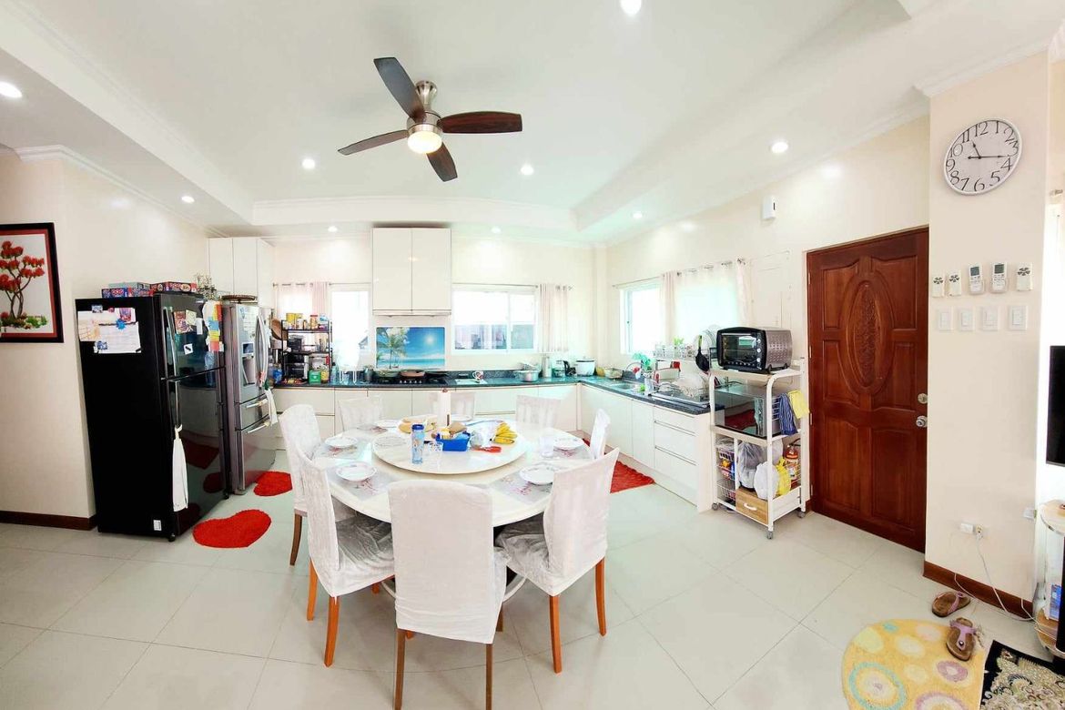 5 Bedroom House for Sale in Banilad, Cebu City, Cebu – photo 2