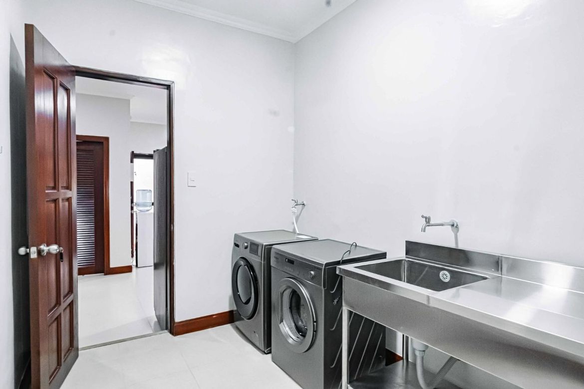 5 Bedroom House for Sale in Banilad, Cebu City, Cebu – photo 6