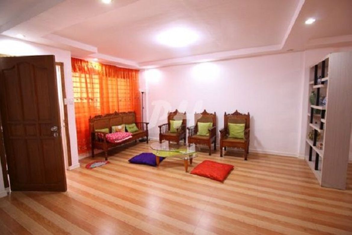 5 Bedroom House for Sale in Barangay 42, Caloocan, Metro Manila near LRT-1 R. Papa – photo 3