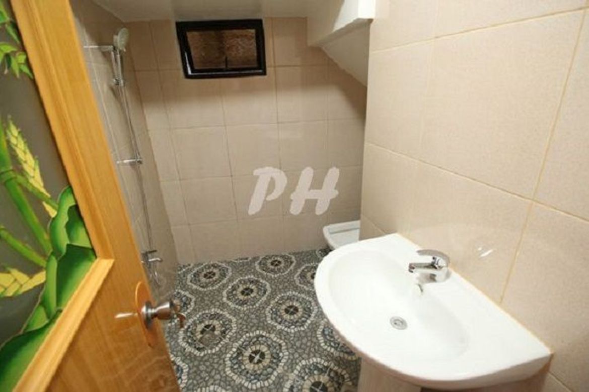 5 Bedroom House for Sale in Barangay 42, Caloocan, Metro Manila near LRT-1 R. Papa – photo 6
