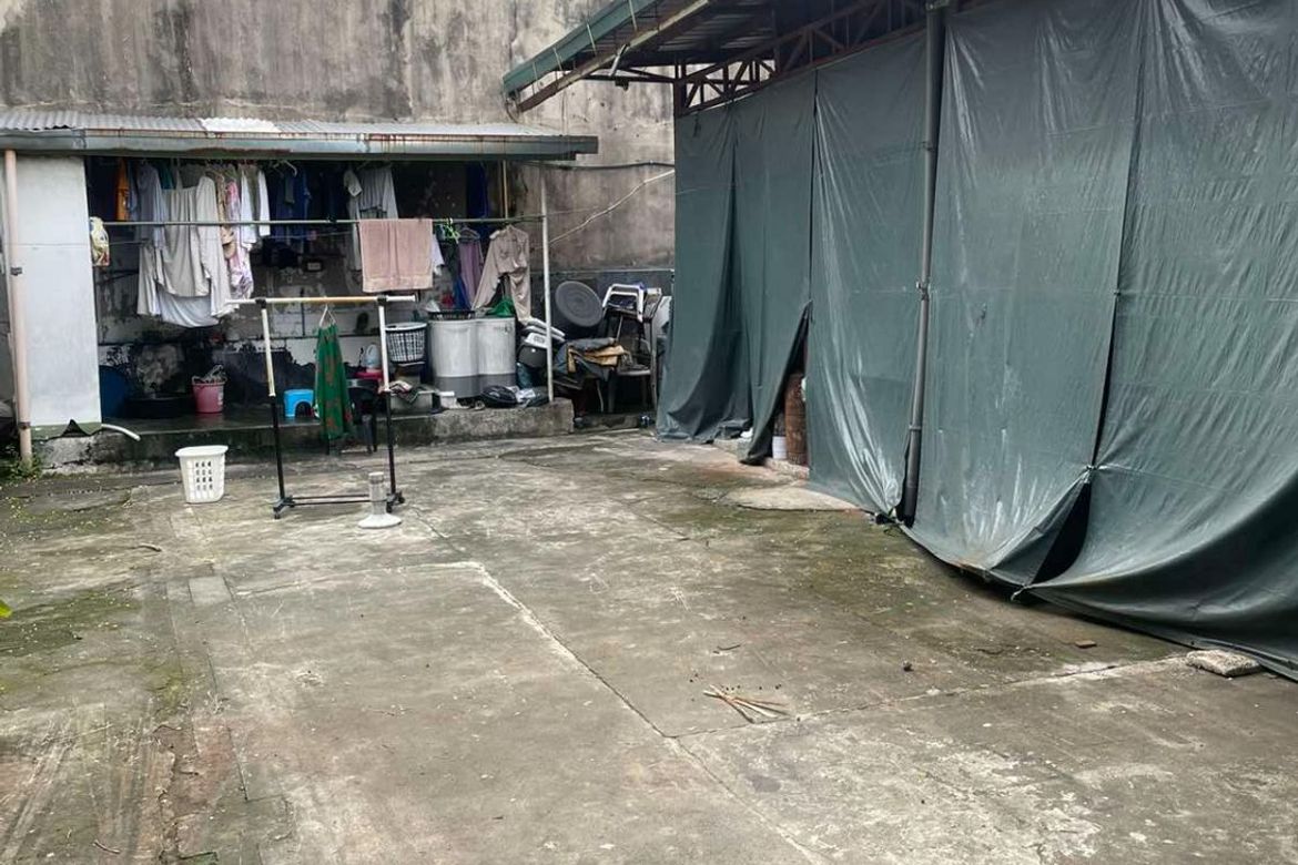 5 Bedroom House for Sale in Barangay 94, Caloocan, Metro Manila near LRT-1 Balintawak – photo 2