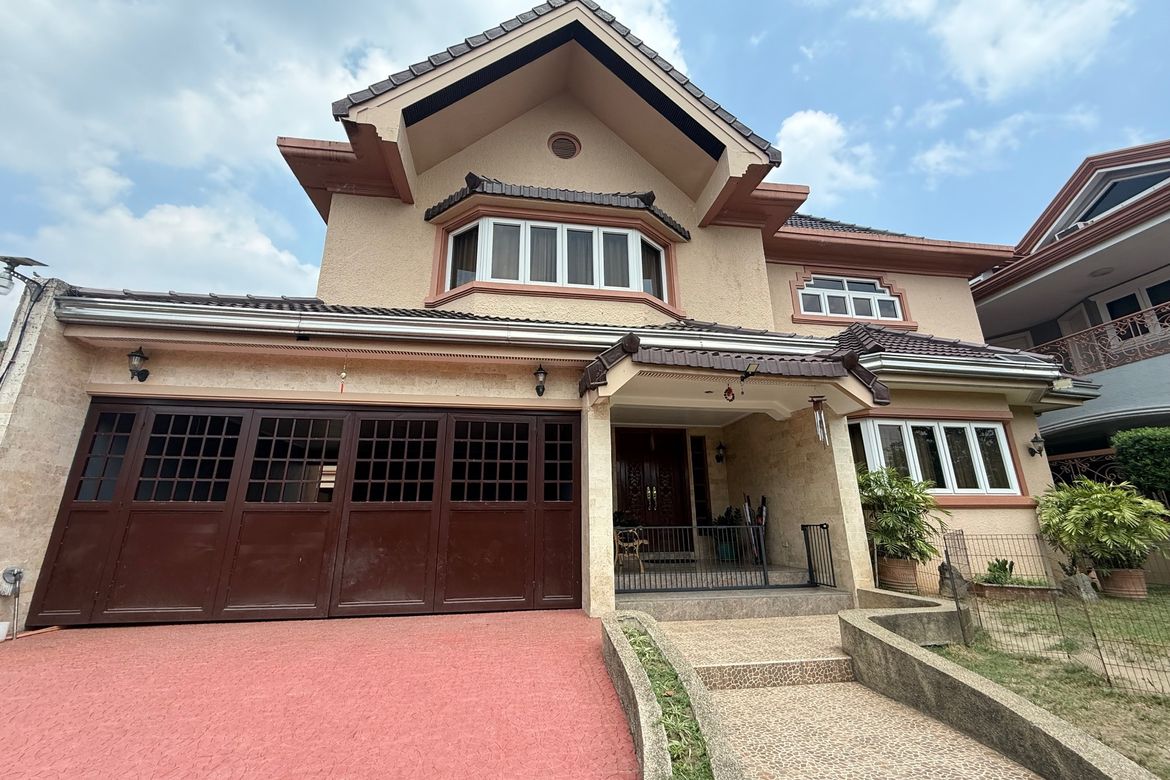 5 Bedroom House for Sale in Batasan Hills, Quezon City, Metro Manila