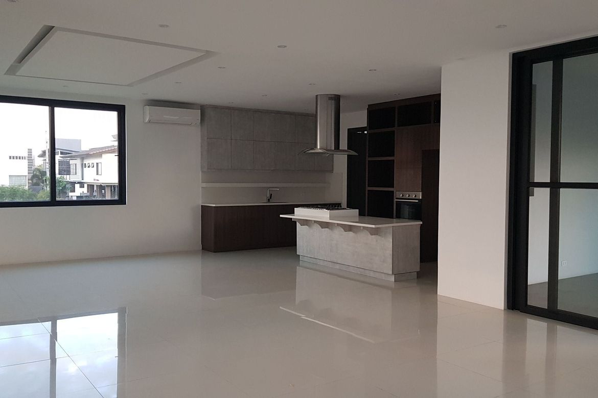 5 Bedroom House for Sale in Batasan Hills, Quezon City, Metro Manila – photo 8