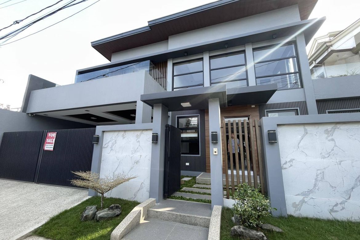 5 Bedroom House for Sale in Batasan Hills, Quezon City, Metro Manila