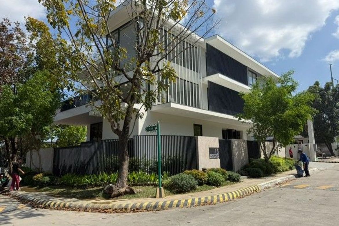5 Bedroom House for Sale in Batasan Hills, Quezon City, Metro Manila – photo 2