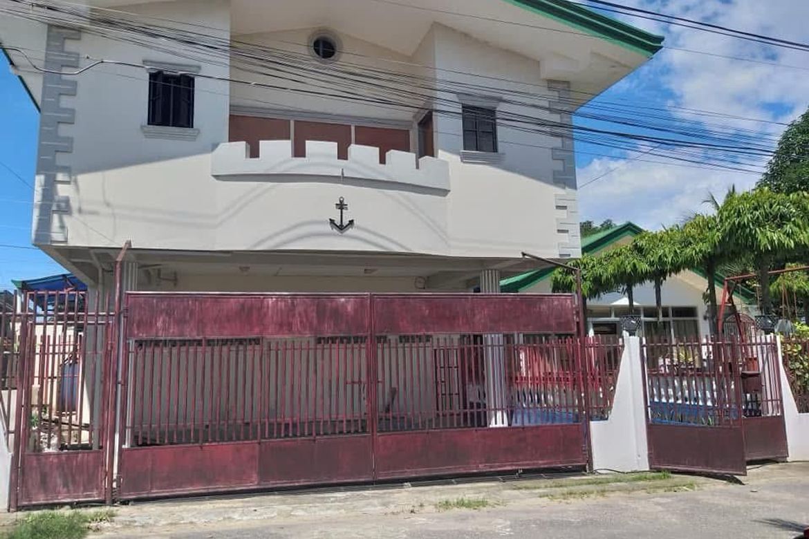5 Bedroom House for Sale in Batinguel, Dumaguete, Negros Oriental