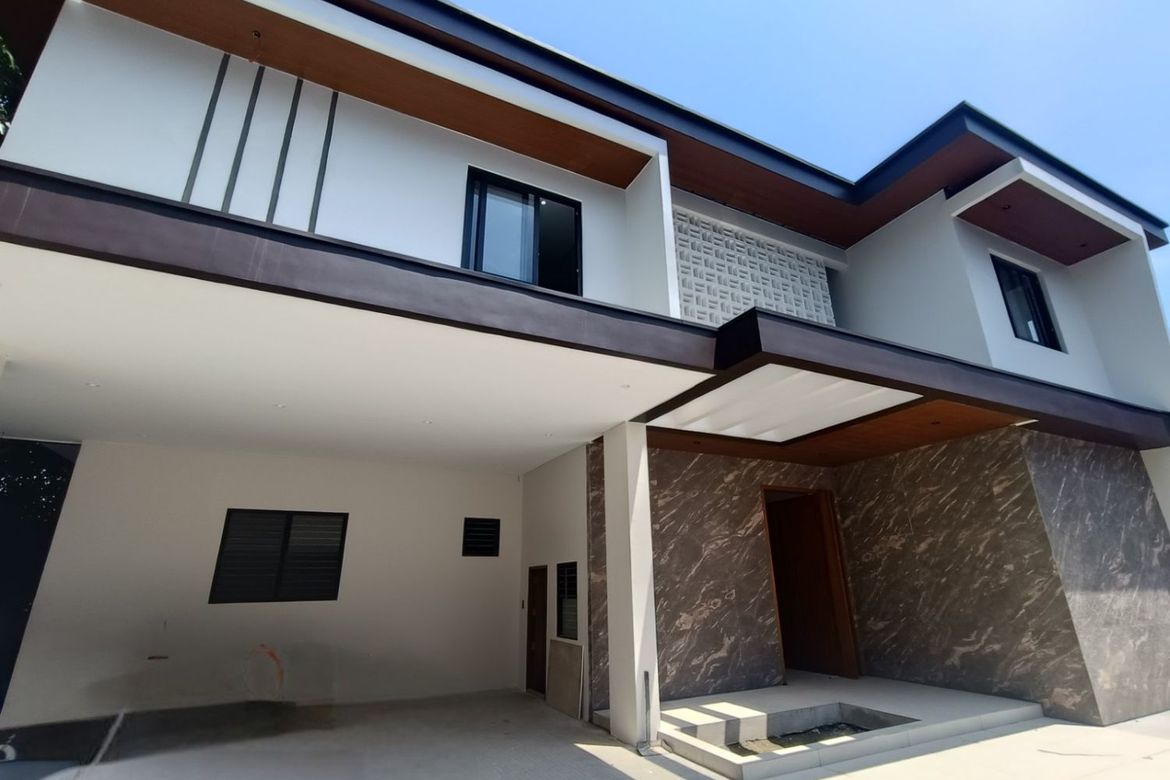 5 Bedroom House for Sale in Bayanan, Bacoor, Cavite