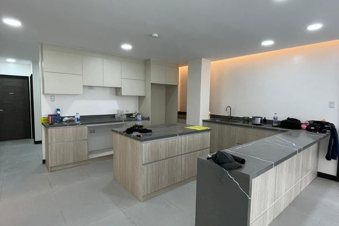 5 Bedroom House for Sale in Bel-Air, Makati, Metro Manila