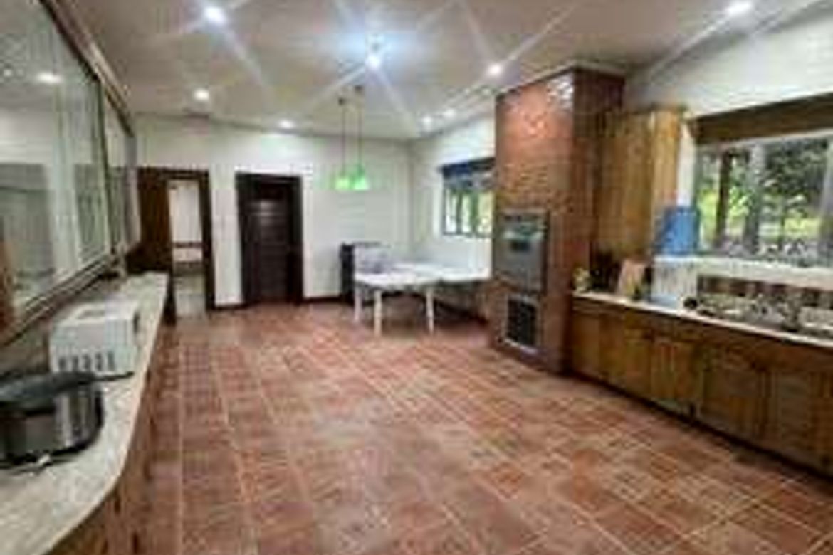 5 Bedroom House for Sale in Beverly Hills, Antipolo, Rizal