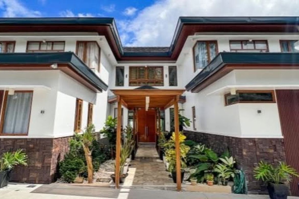 5 Bedroom House for Sale in Beverly Hills, Antipolo, Rizal