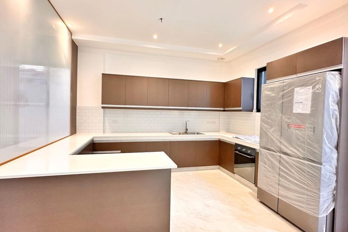 5 Bedroom House for Sale in BF Homes Parañaque, BF Homes, Parañaque, Metro Manila – photo 2