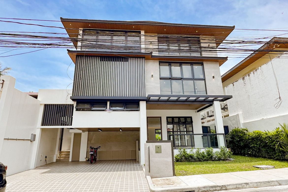 5 Bedroom House for Sale in BF Homes Parañaque, BF Homes, Parañaque, Metro Manila