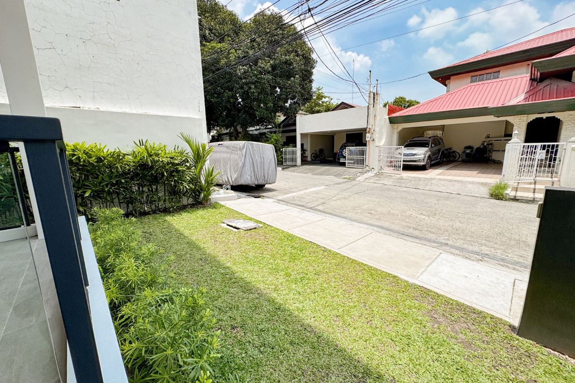 5 Bedroom House for Sale in BF Homes Parañaque, BF Homes, Parañaque, Metro Manila – photo 2