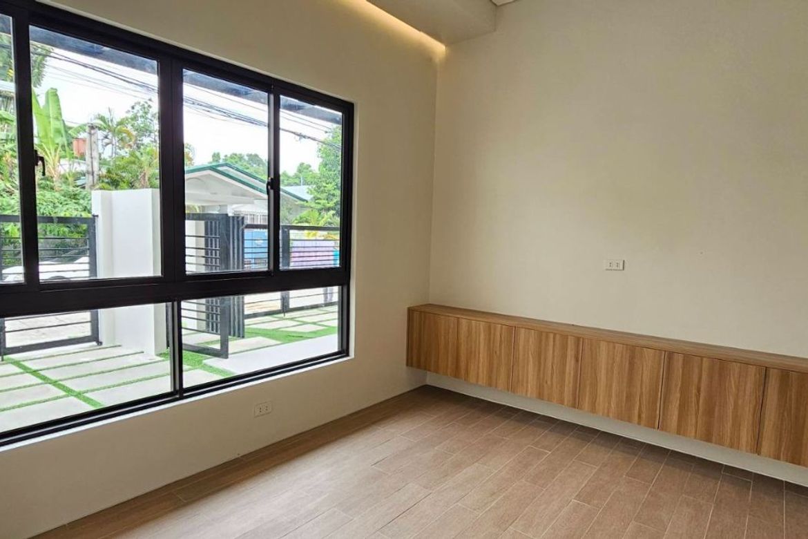 5 Bedroom House for Sale in BF Homes, Parañaque, Metro Manila – photo 2