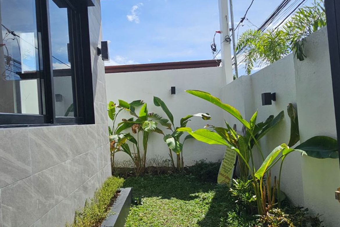 5 Bedroom House for Sale in BF Homes, Parañaque, Metro Manila – photo 6