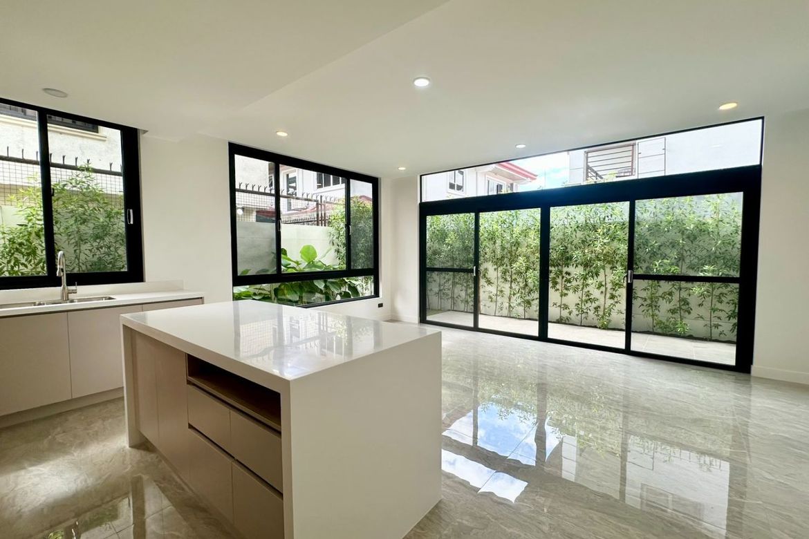5 Bedroom House for Sale in BF Homes, Parañaque, Metro Manila – photo 6