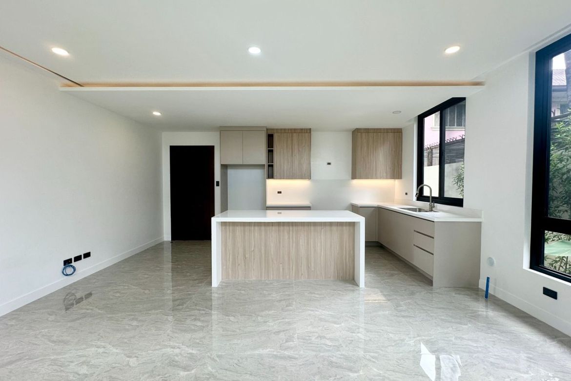 5 Bedroom House for Sale in BF Homes, Parañaque, Metro Manila – photo 7