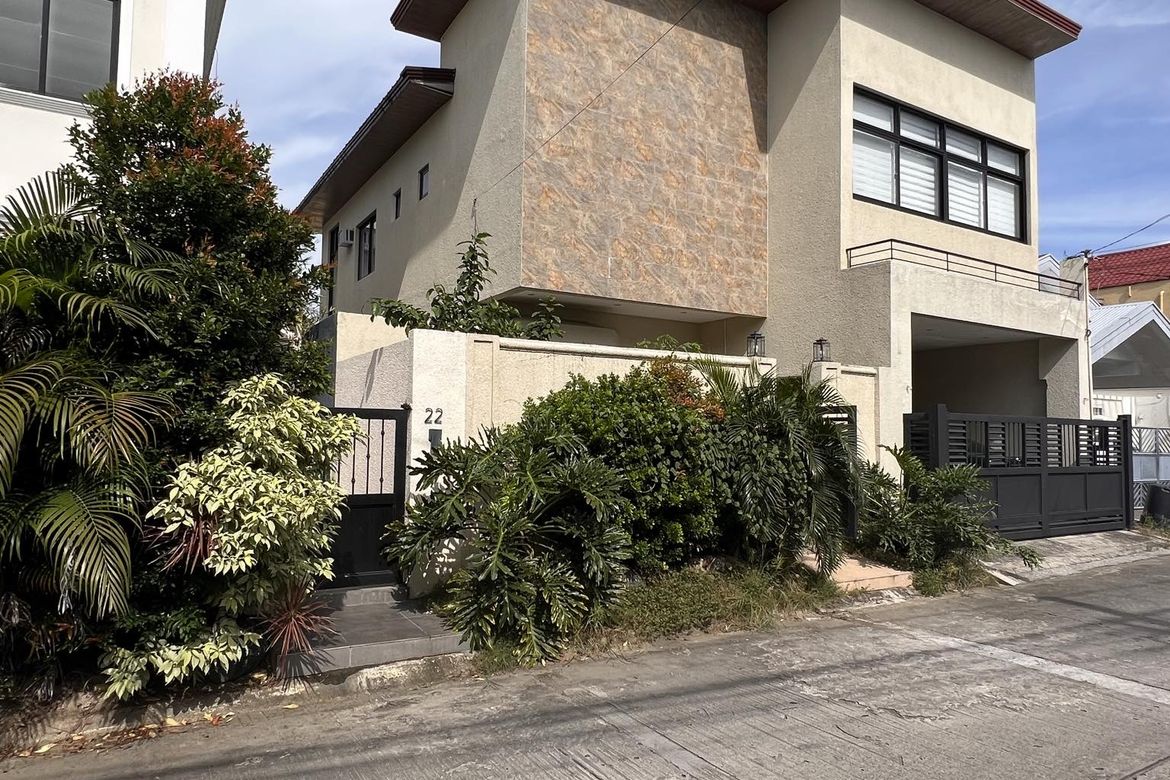 5 Bedroom House for Sale in BF Homes, Parañaque, Metro Manila