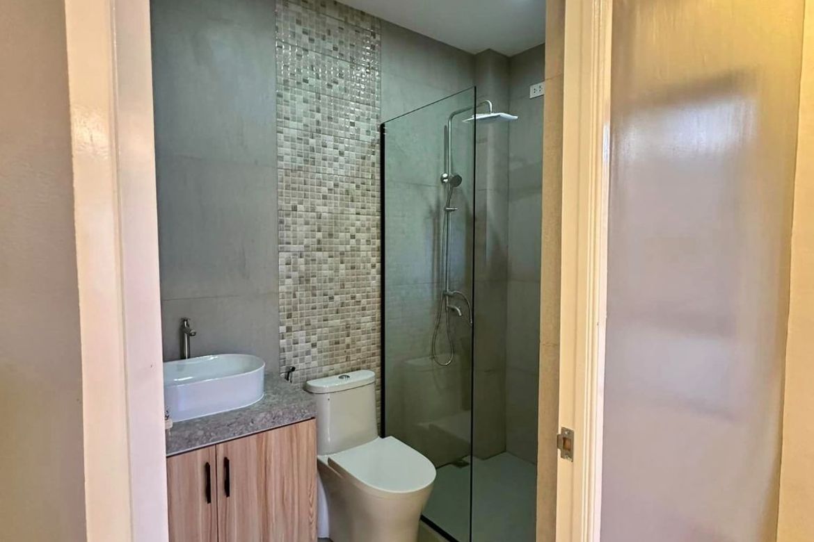 5 Bedroom House for Sale in BF Homes, Parañaque, Metro Manila – photo 4