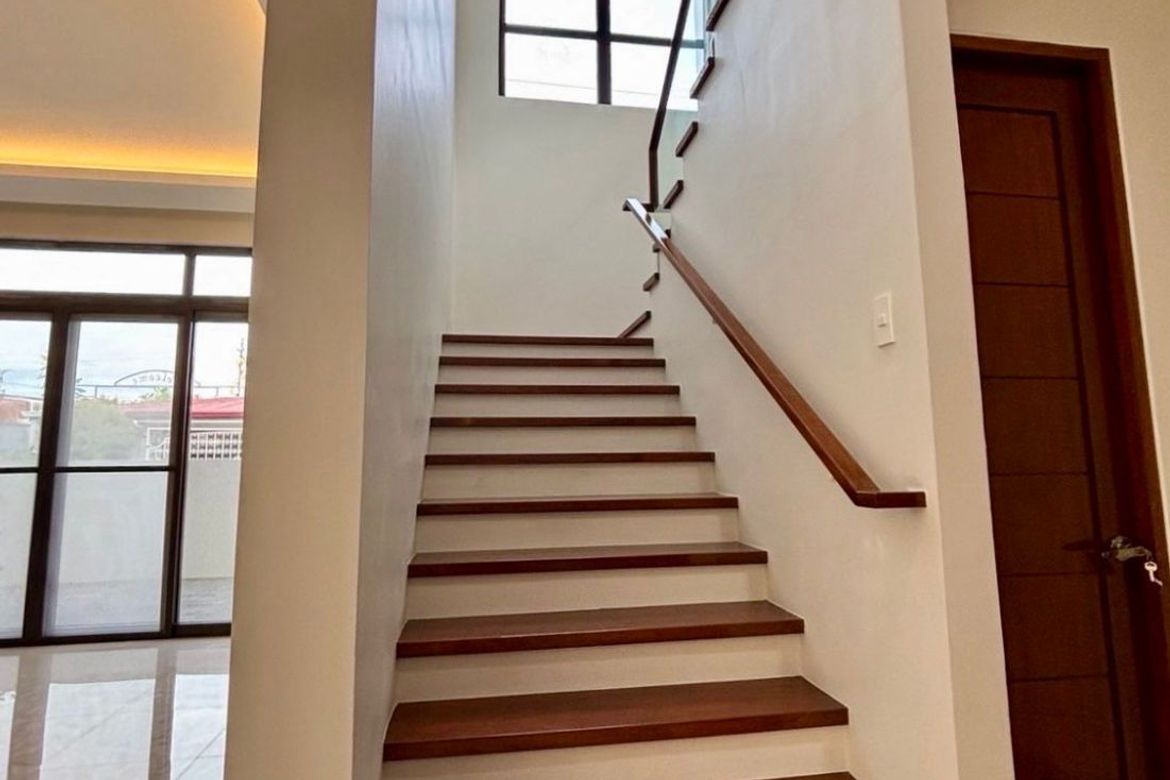 5 Bedroom House for Sale in BF Homes, Parañaque, Metro Manila – photo 3