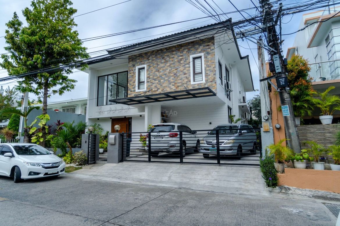 5 Bedroom House for Sale in BF Homes, Parañaque, Metro Manila
