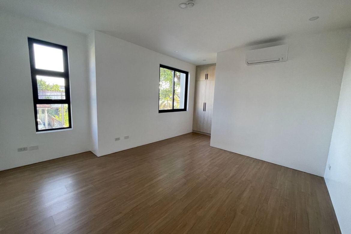5 Bedroom House for Sale in BF Homes, Parañaque, Metro Manila – photo 3