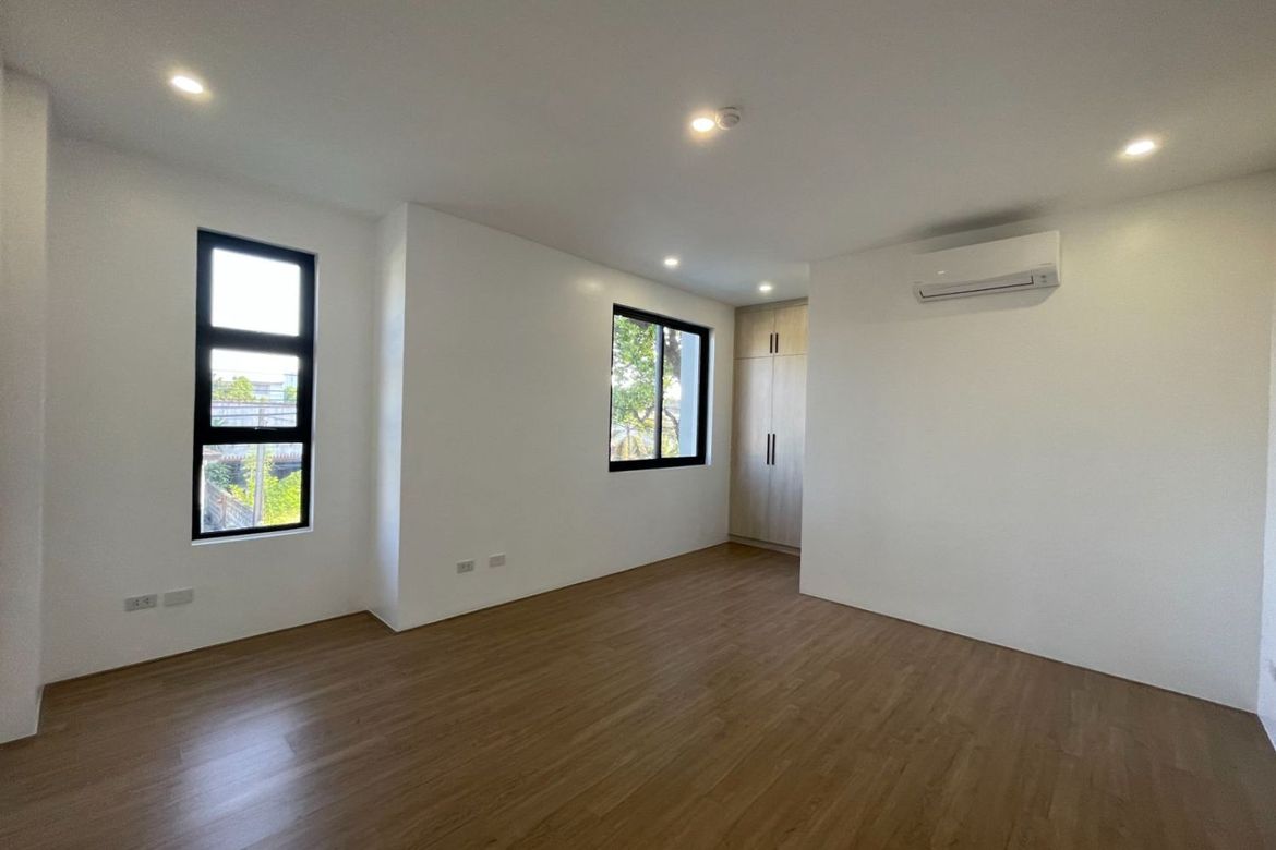 5 Bedroom House for Sale in BF Homes, Parañaque, Metro Manila – photo 4